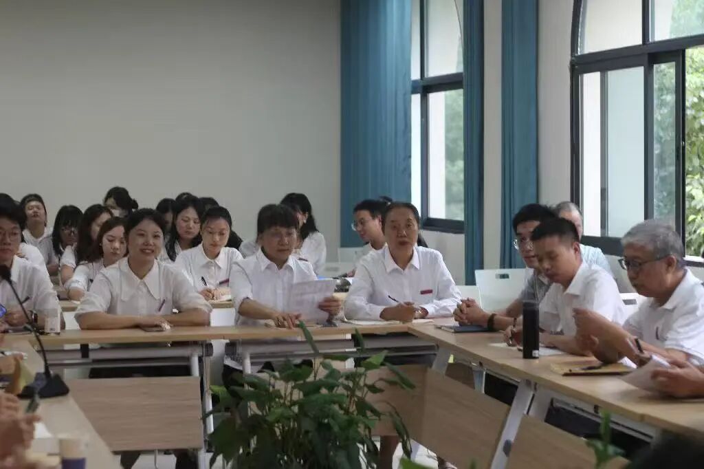 a8eb5544ea21a9a29d74880a95ca9406.jpg a8eb5544ea21a9a29d74880a95ca9406.jpg