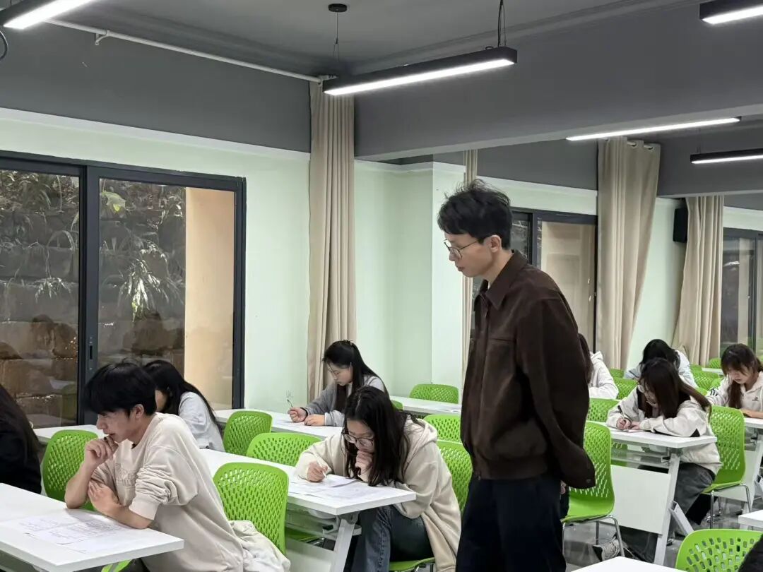 2b129318a4e8bc1ec06d74f651d40a6a.jpg 2b129318a4e8bc1ec06d74f651d40a6a.jpg