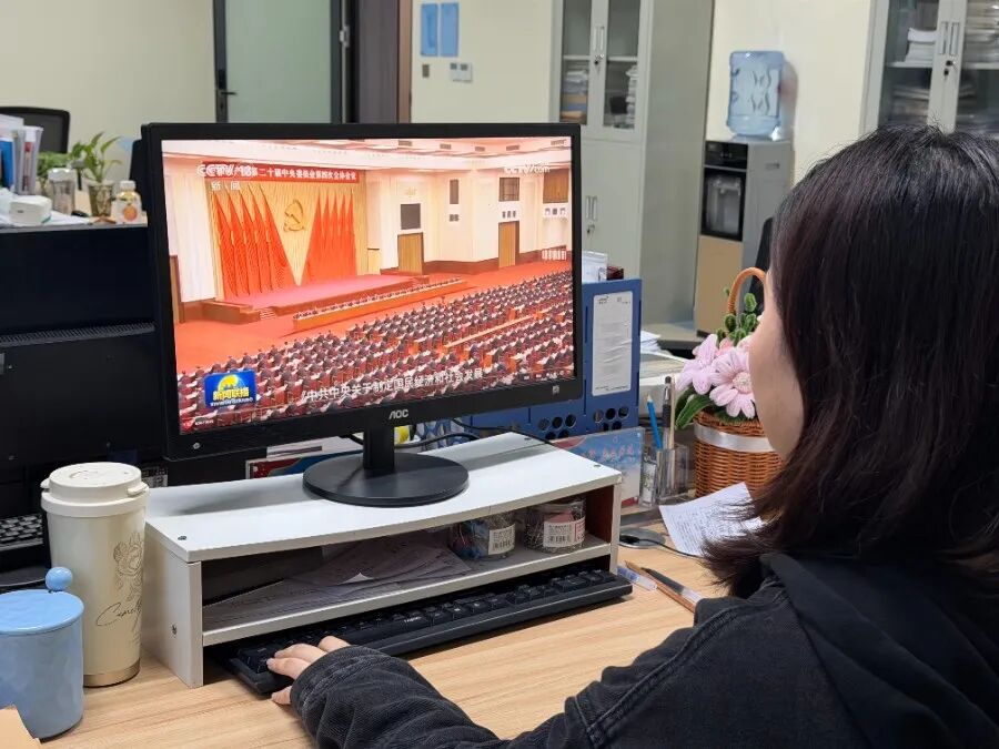 b8dccbe3b9aa09ed65d3ccc80315e9e0.jpg b8dccbe3b9aa09ed65d3ccc80315e9e0.jpg